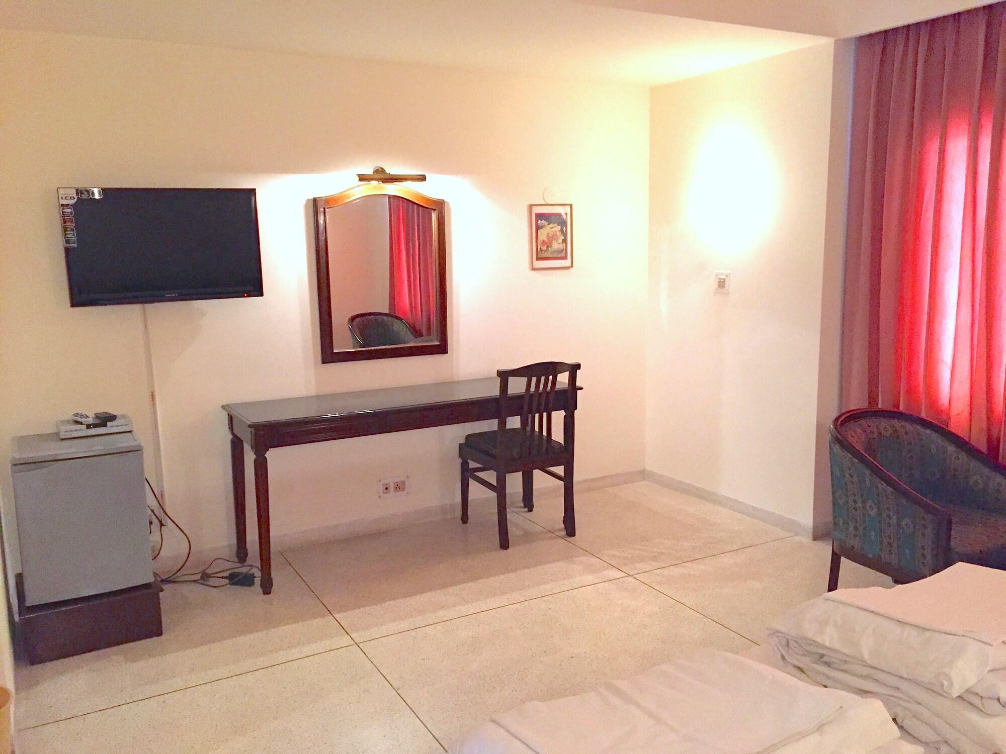 Hotel Alpana Haridwār Extérieur photo