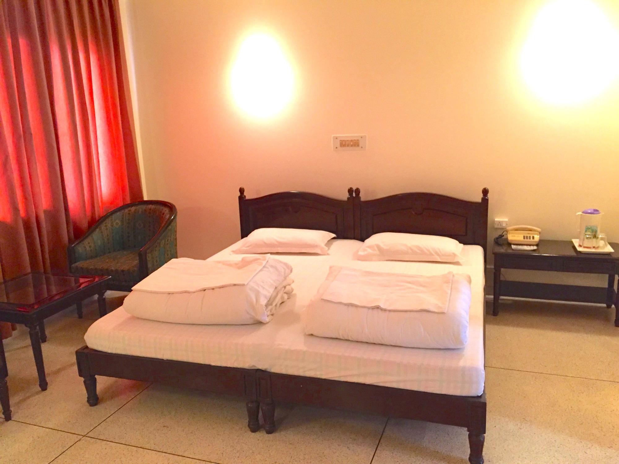 Hotel Alpana Haridwār Extérieur photo