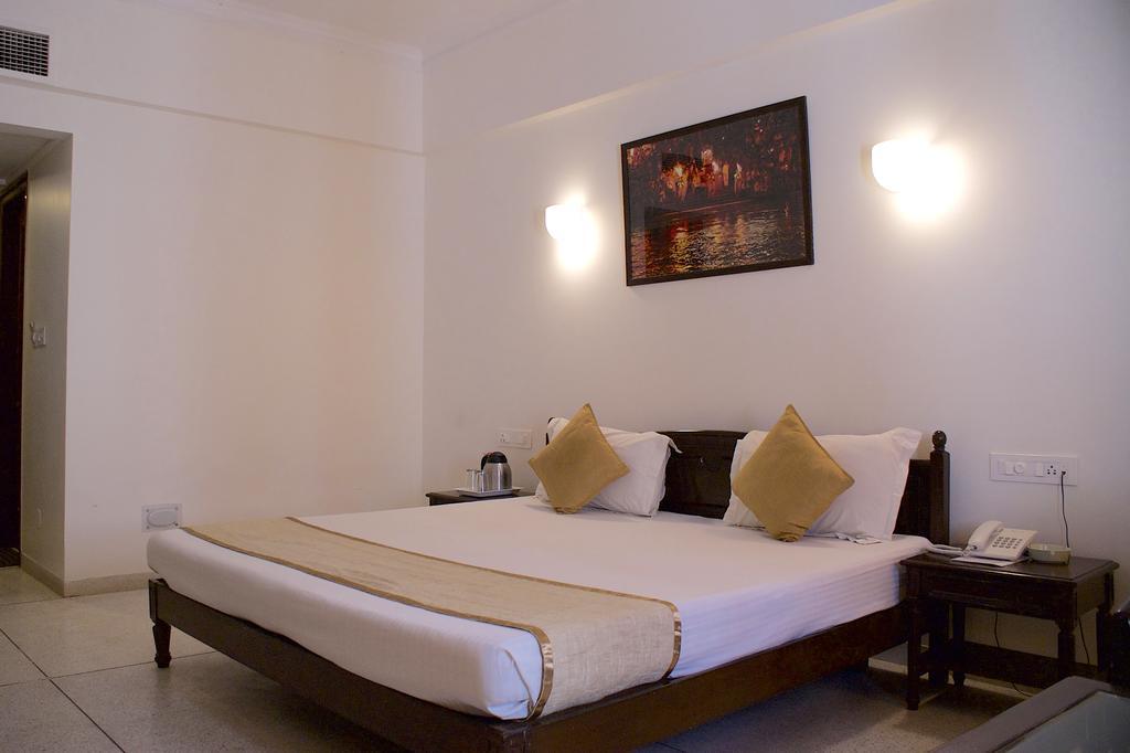 Hotel Alpana Haridwār Extérieur photo